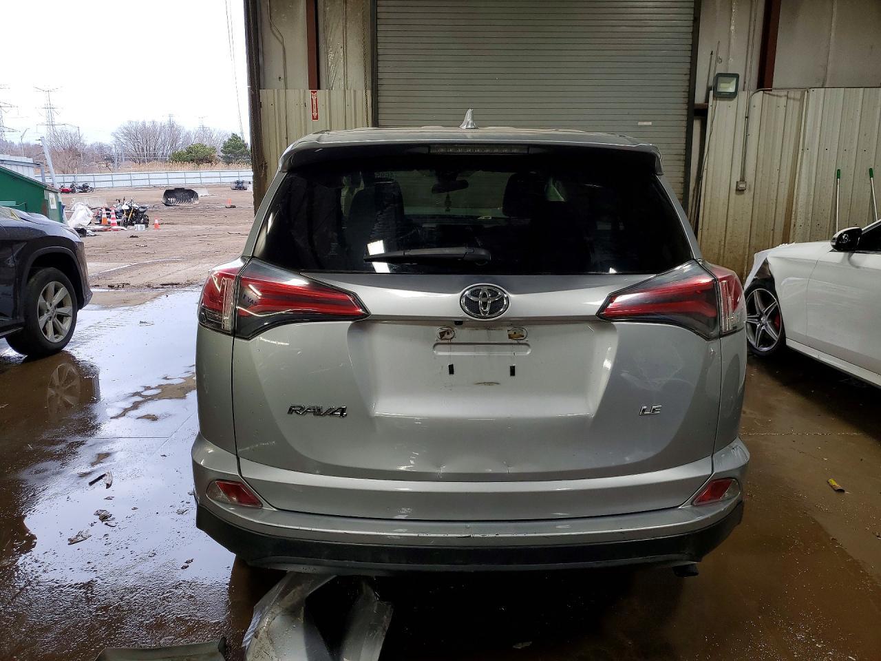 2018 Toyota Rav4 Le - Image 6