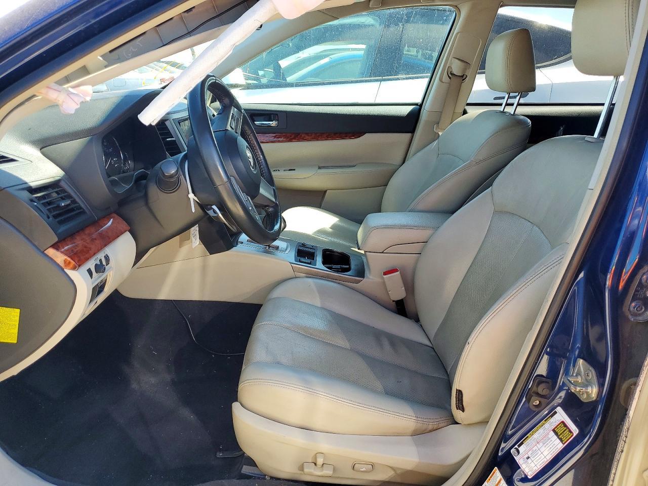 2010 Subaru Outback 2.5I Limited - Image 7