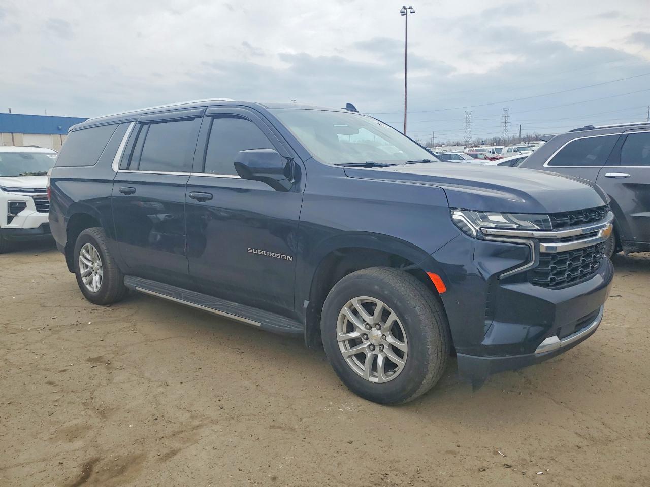 2021 Chevrolet Suburban K1500 Ls - Фото 4