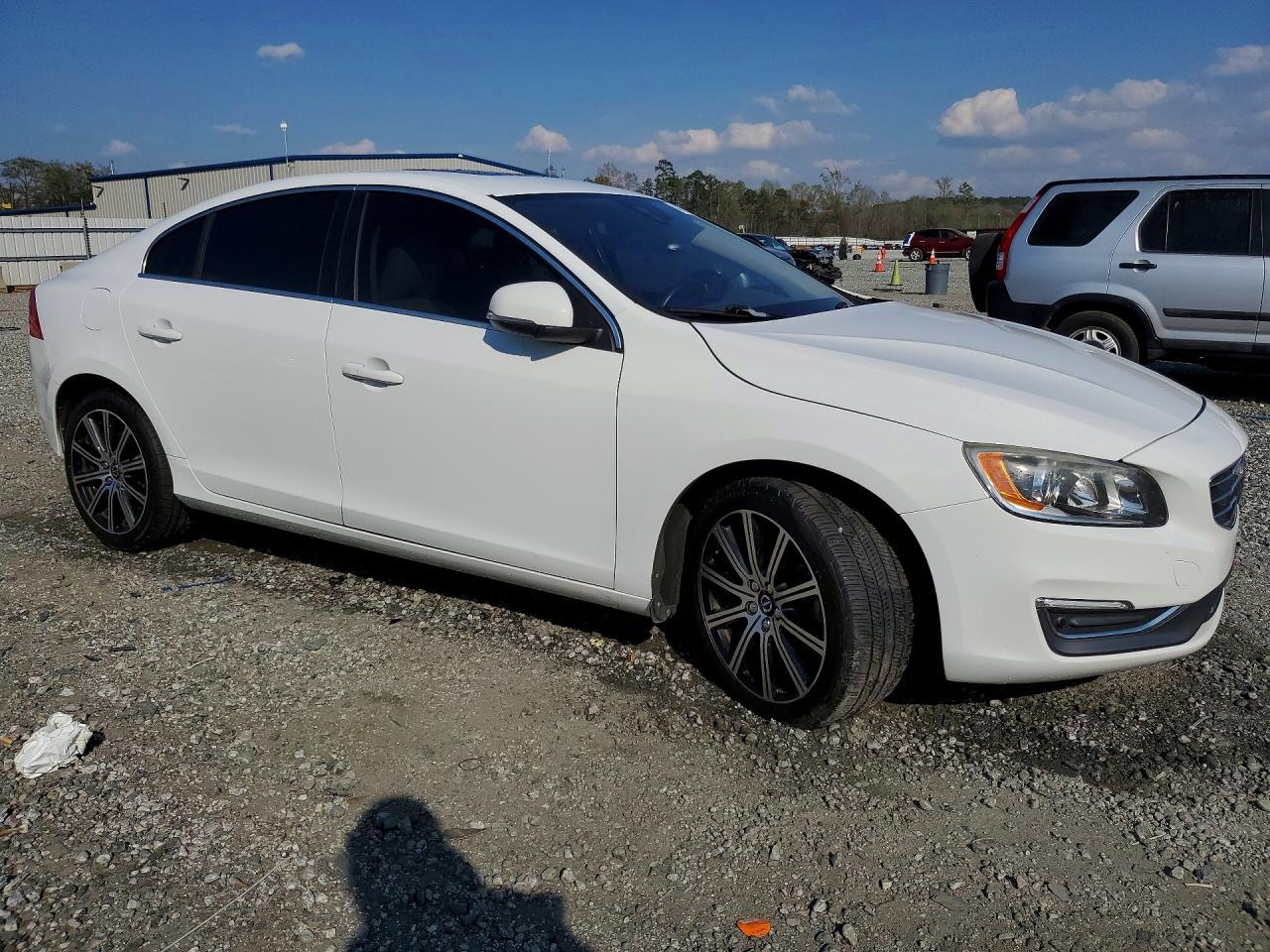 2017 Volvo S60 Premier - Image 4