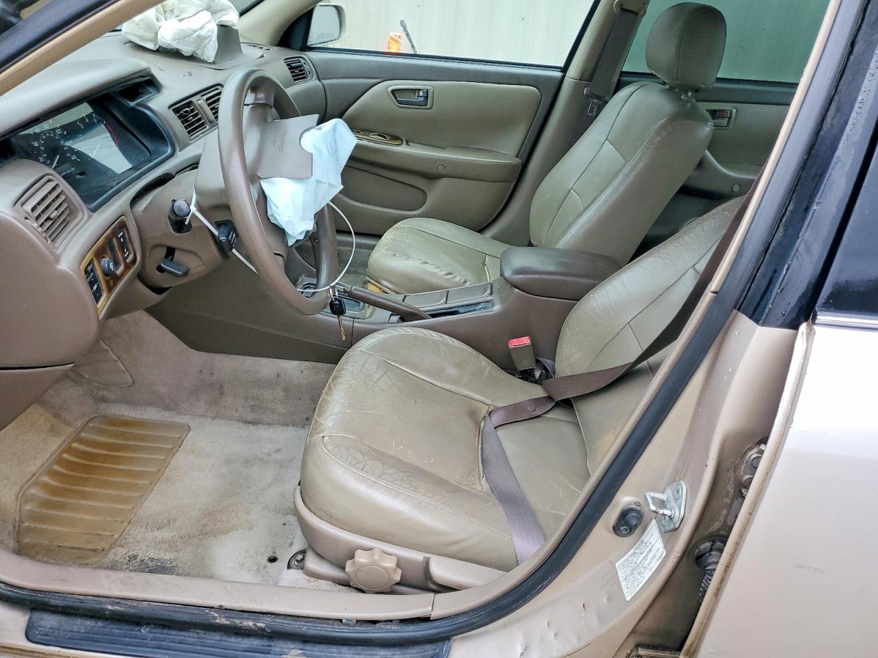 1998 Toyota Camry Le - Image 7