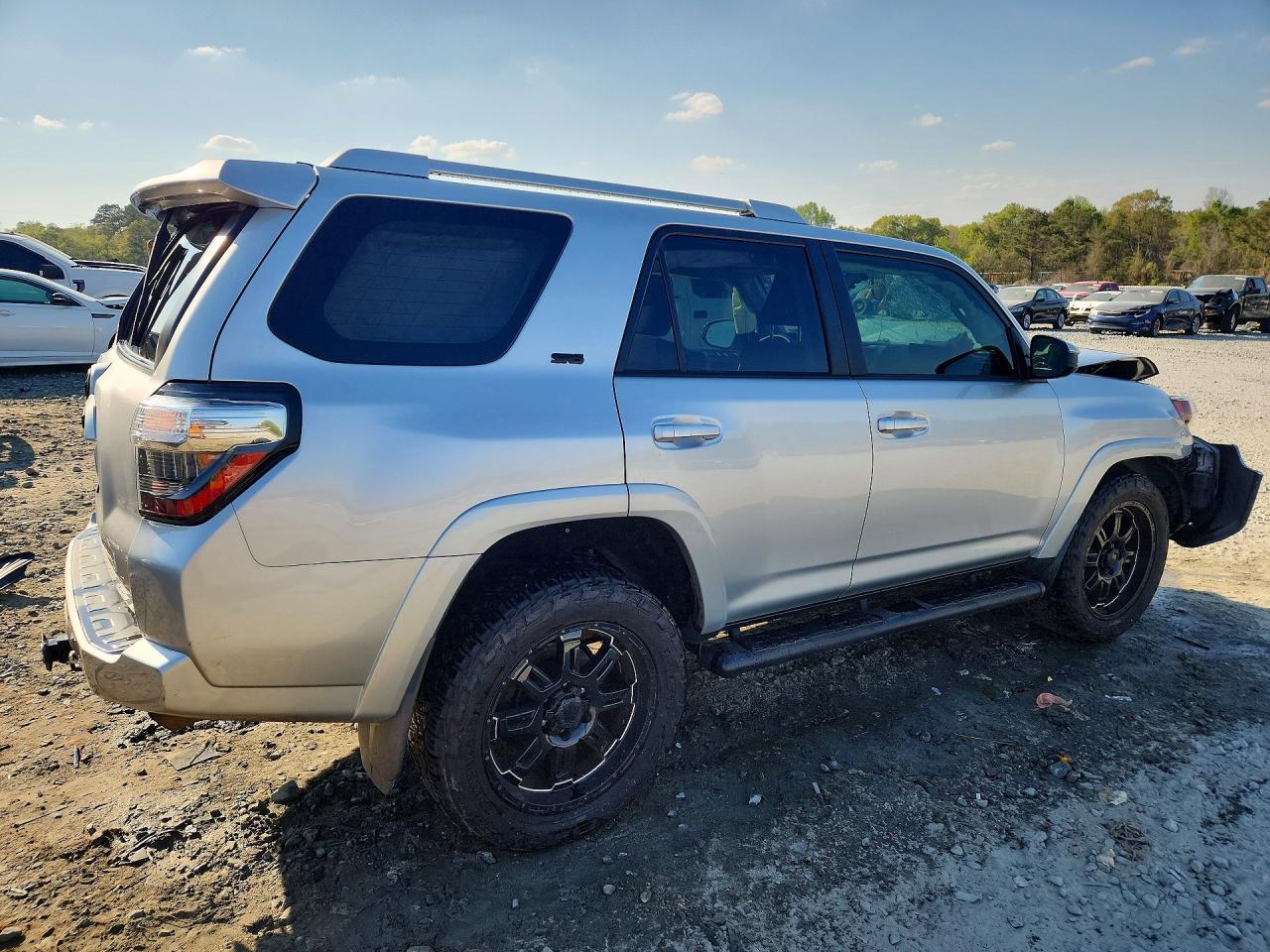 2018 Toyota 4Runner Sr5 - Image 3