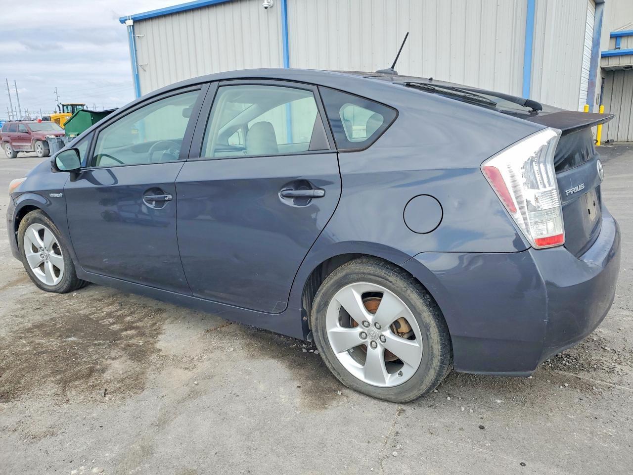 2010 Toyota Prius V - Фото 2