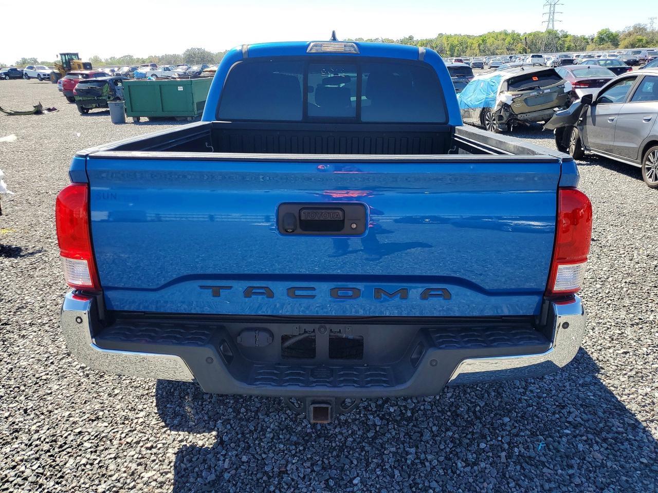 2017 Toyota Tacoma Sr5 V6 - Image 6