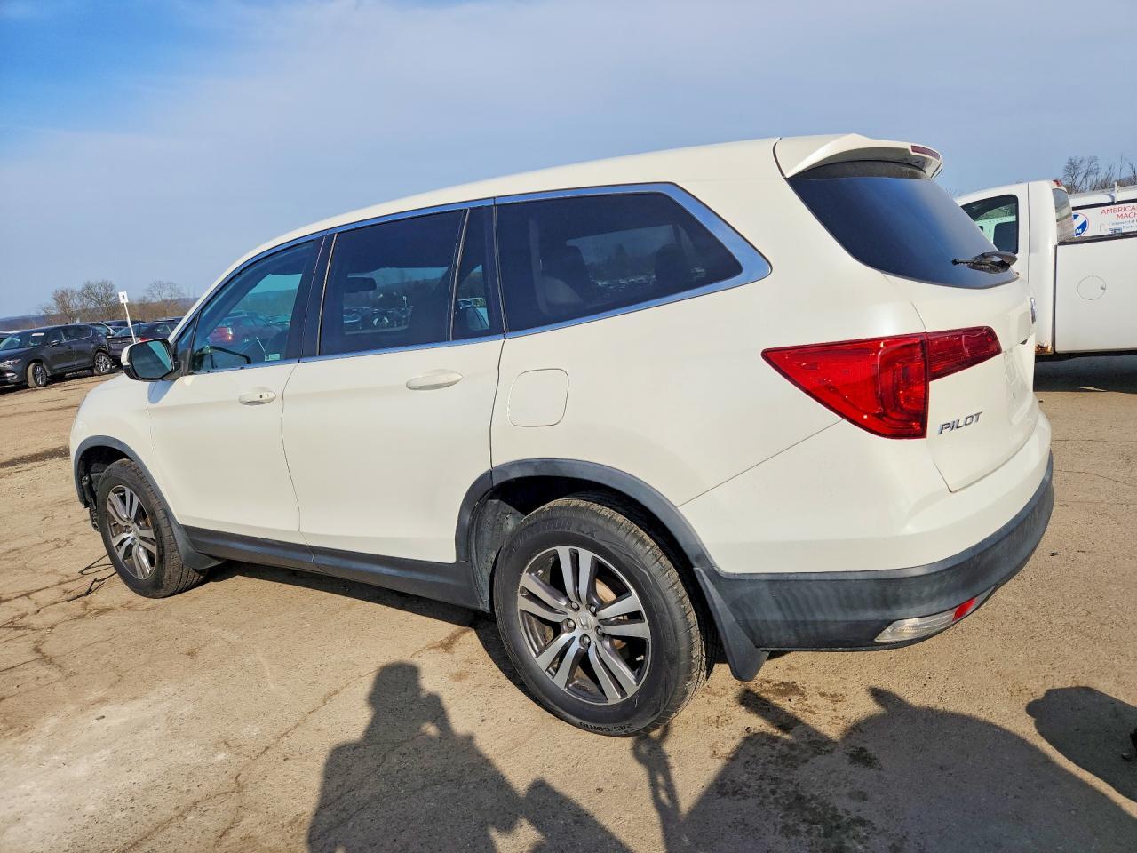 2018 Honda Pilot Exln - Image 2