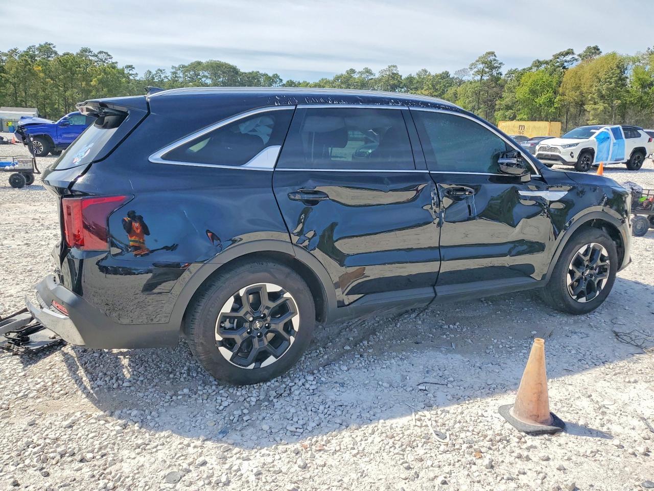 2024 Kia Sorento S - Фото 3
