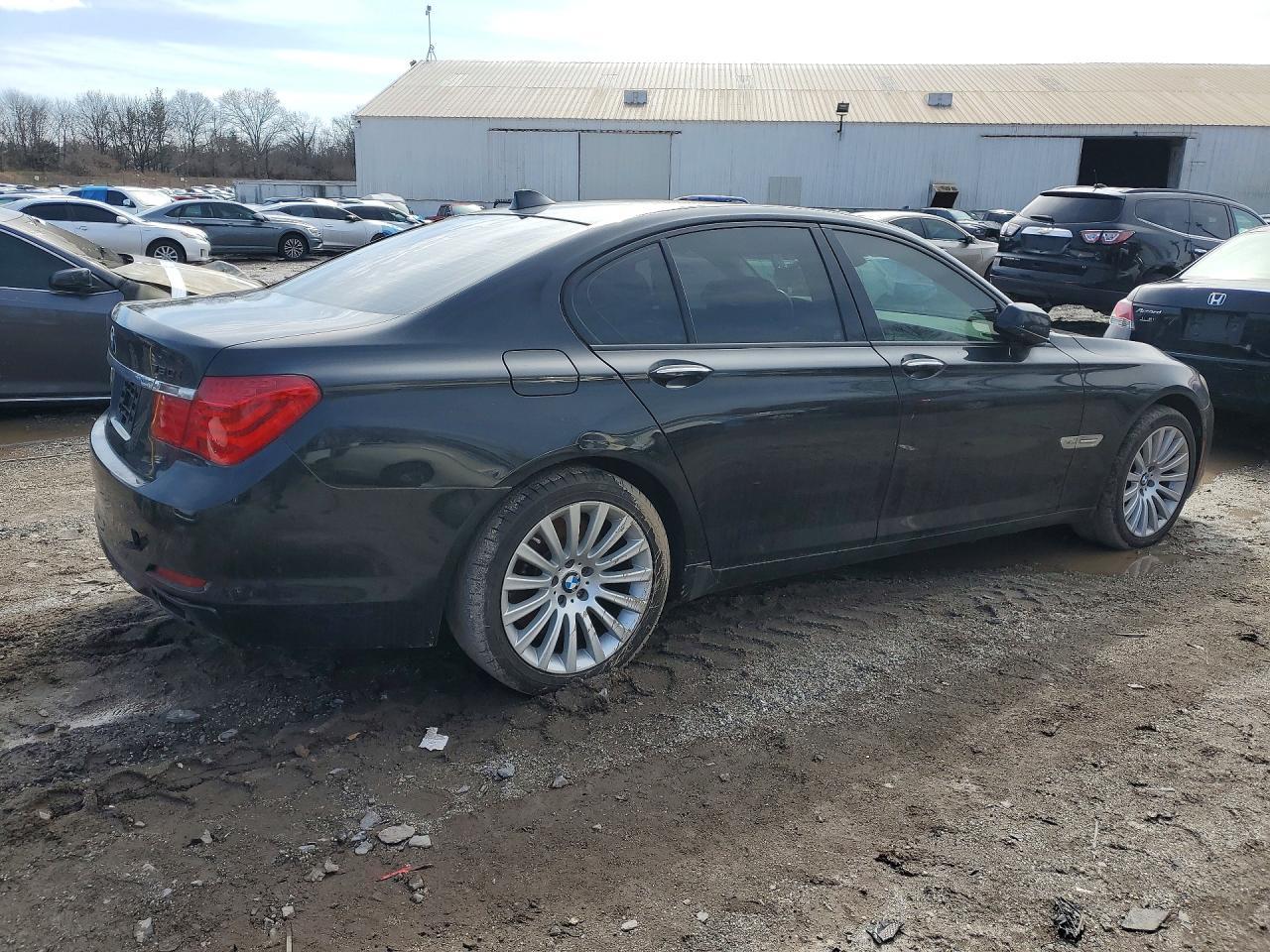 2012 BMW 750 Xi - Фото 3