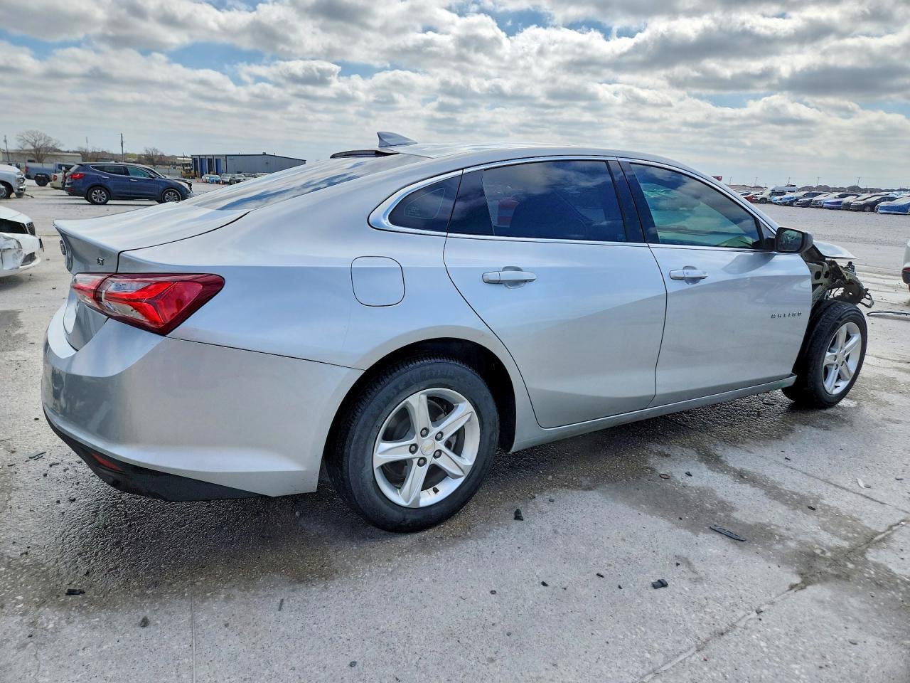 2022 Chevrolet Malibu Lt - Фото 3