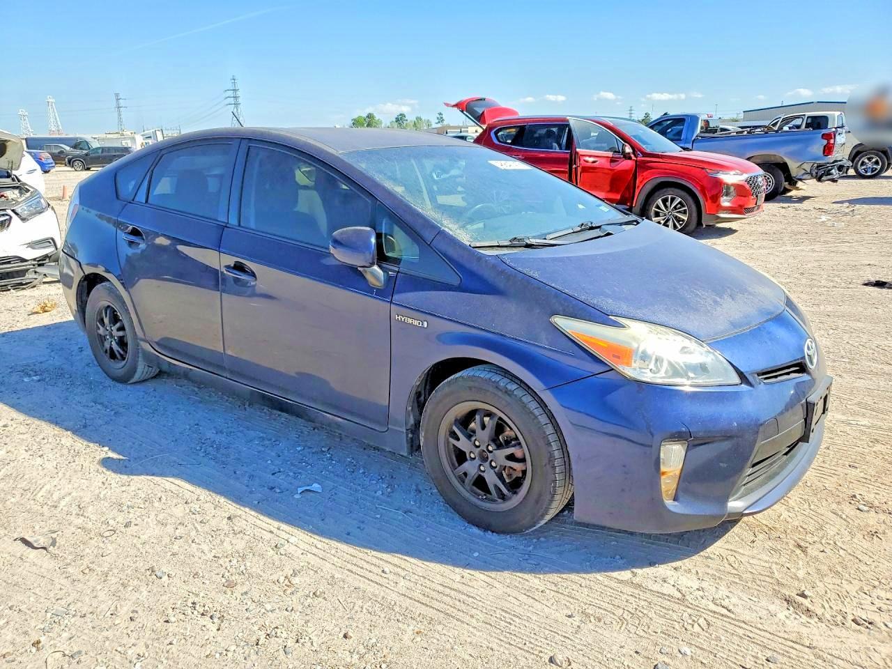 2013 Toyota Prius Two - Фото 4