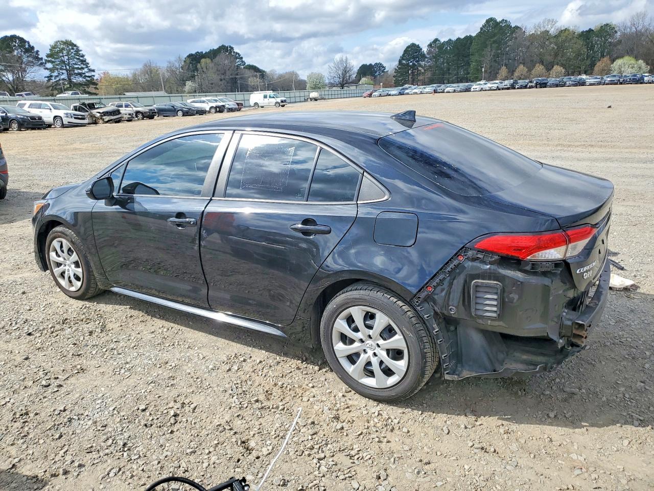 2021 Toyota Corolla Le - Image 2