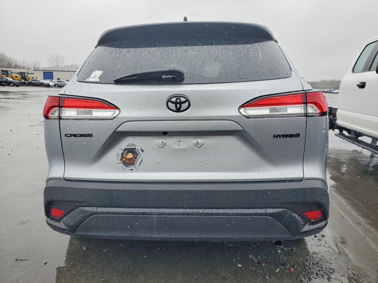 2023 Toyota Corolla Cross Hybrid Se - Image 6