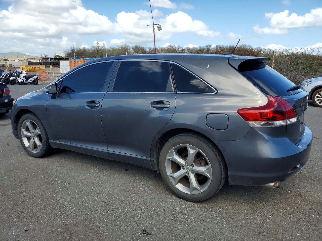 2013 Toyota Venza Le - Фото 2