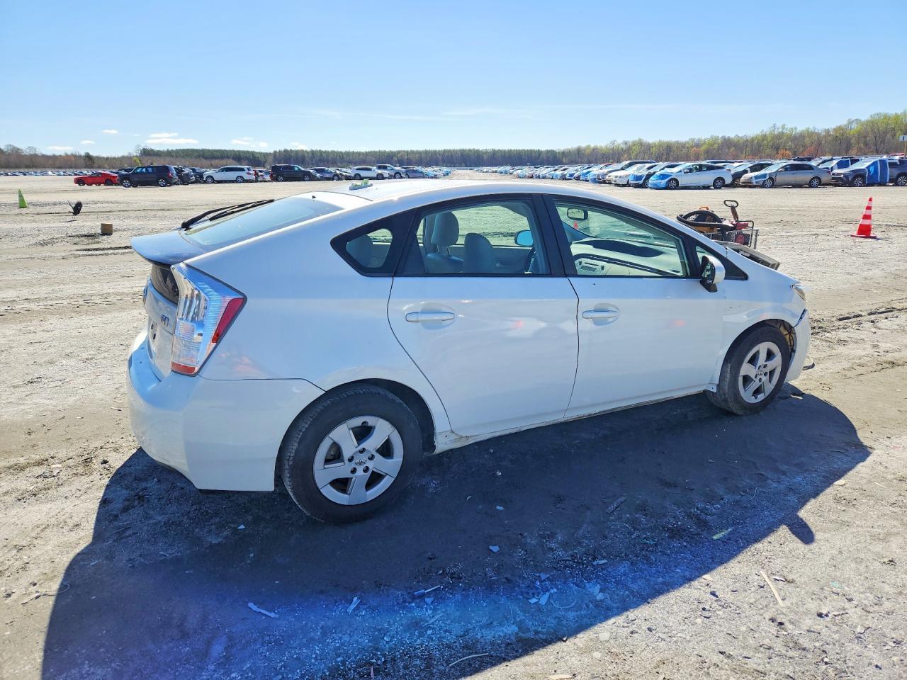 2011 Toyota Prius Four - Фото 3