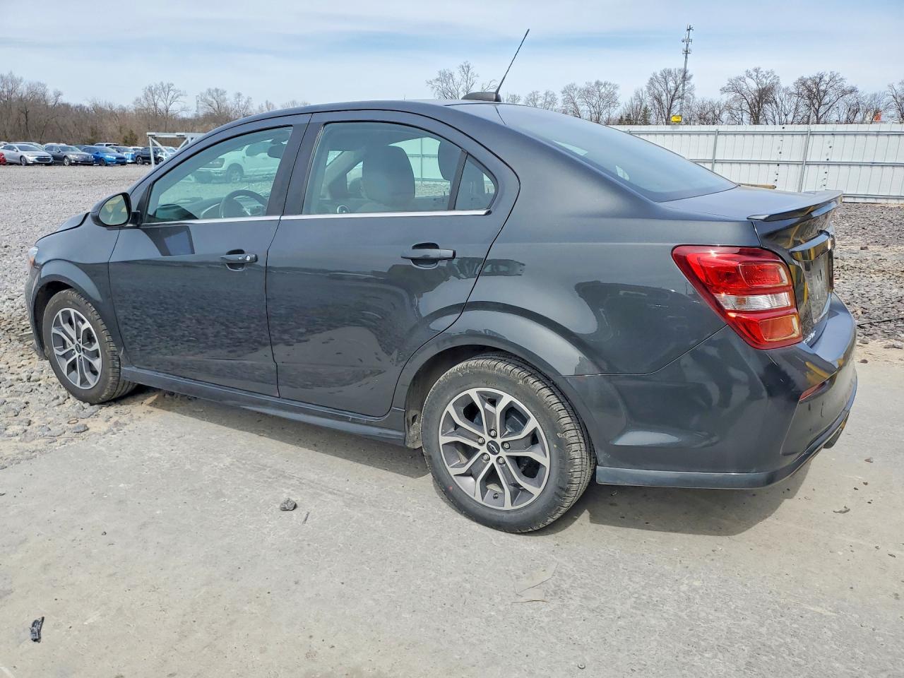 2020 Chevrolet Sonic Lt - Фото 2