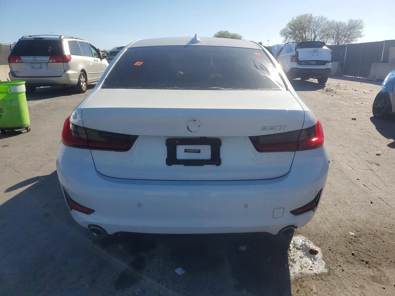 2019 BMW 330I - Фото 6