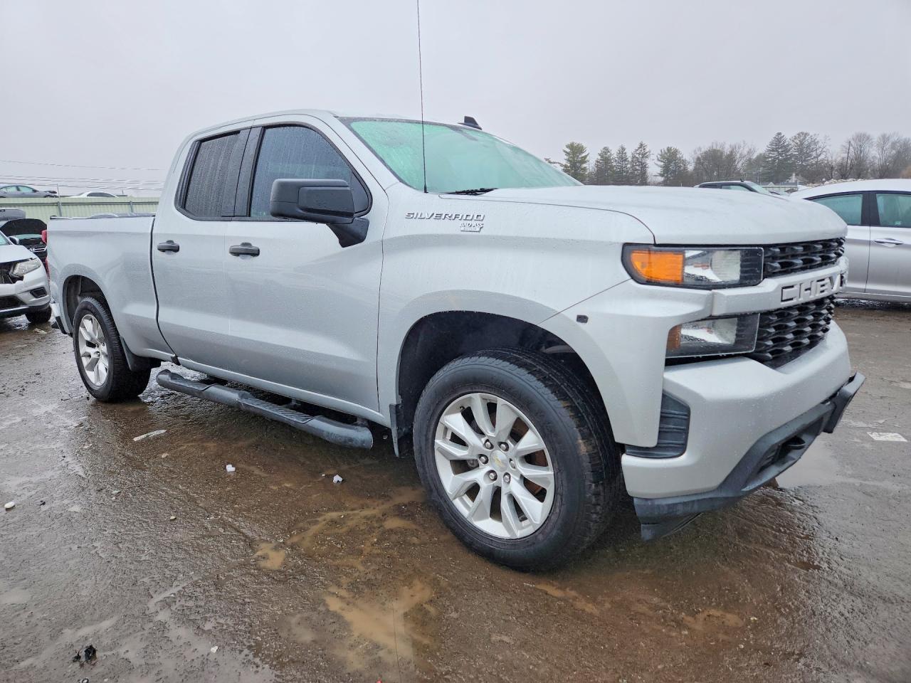 2020 Chevrolet Silverado K1500 Custom - Фото 4