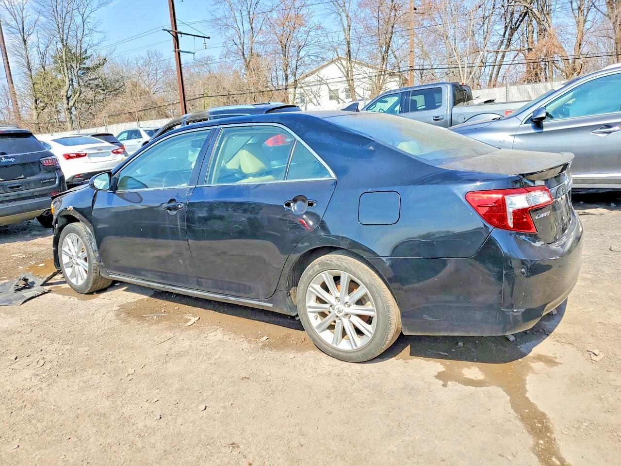 2012 Toyota Camry Hybrid Xle - Фото 2