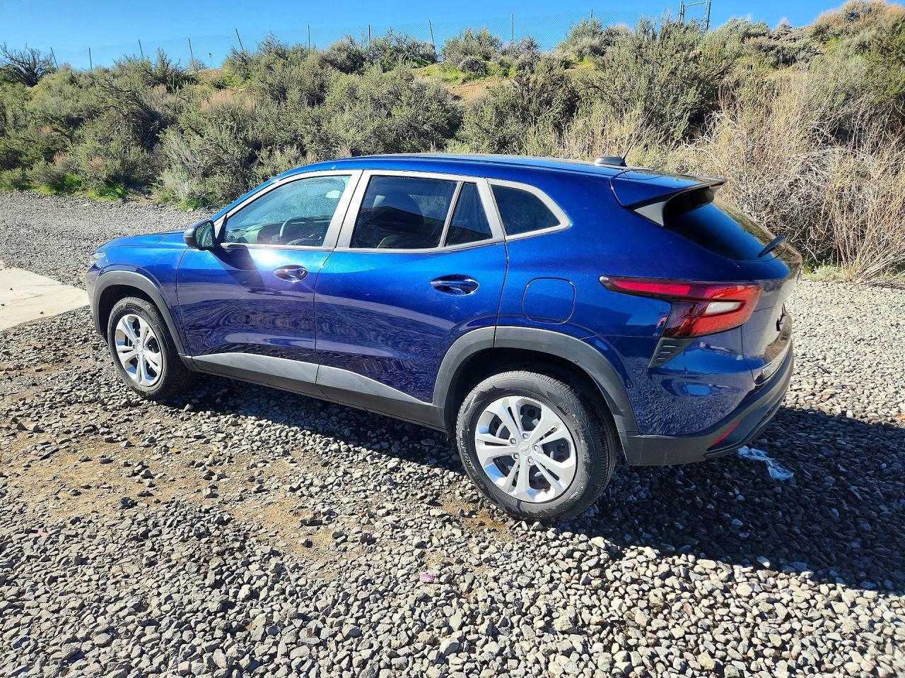 2024 Chevrolet Trax Ls - Фото 2