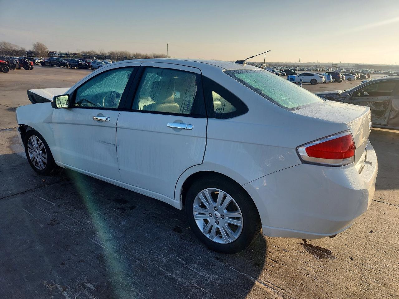 2010 Ford Focus Sel - Фото 2