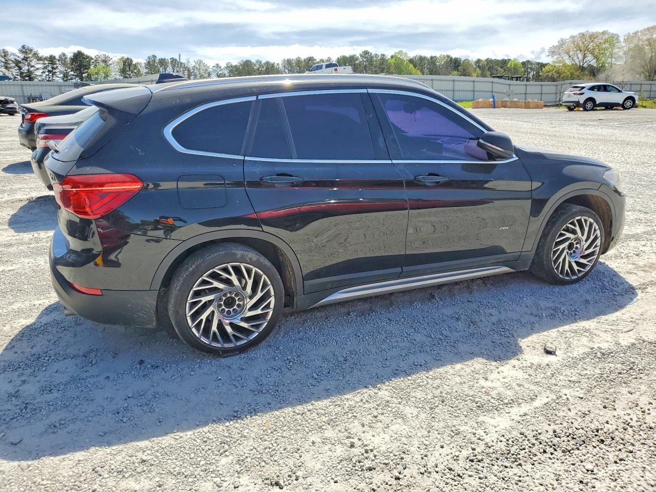 2018 BMW X1 xDrive28I - Фото 3