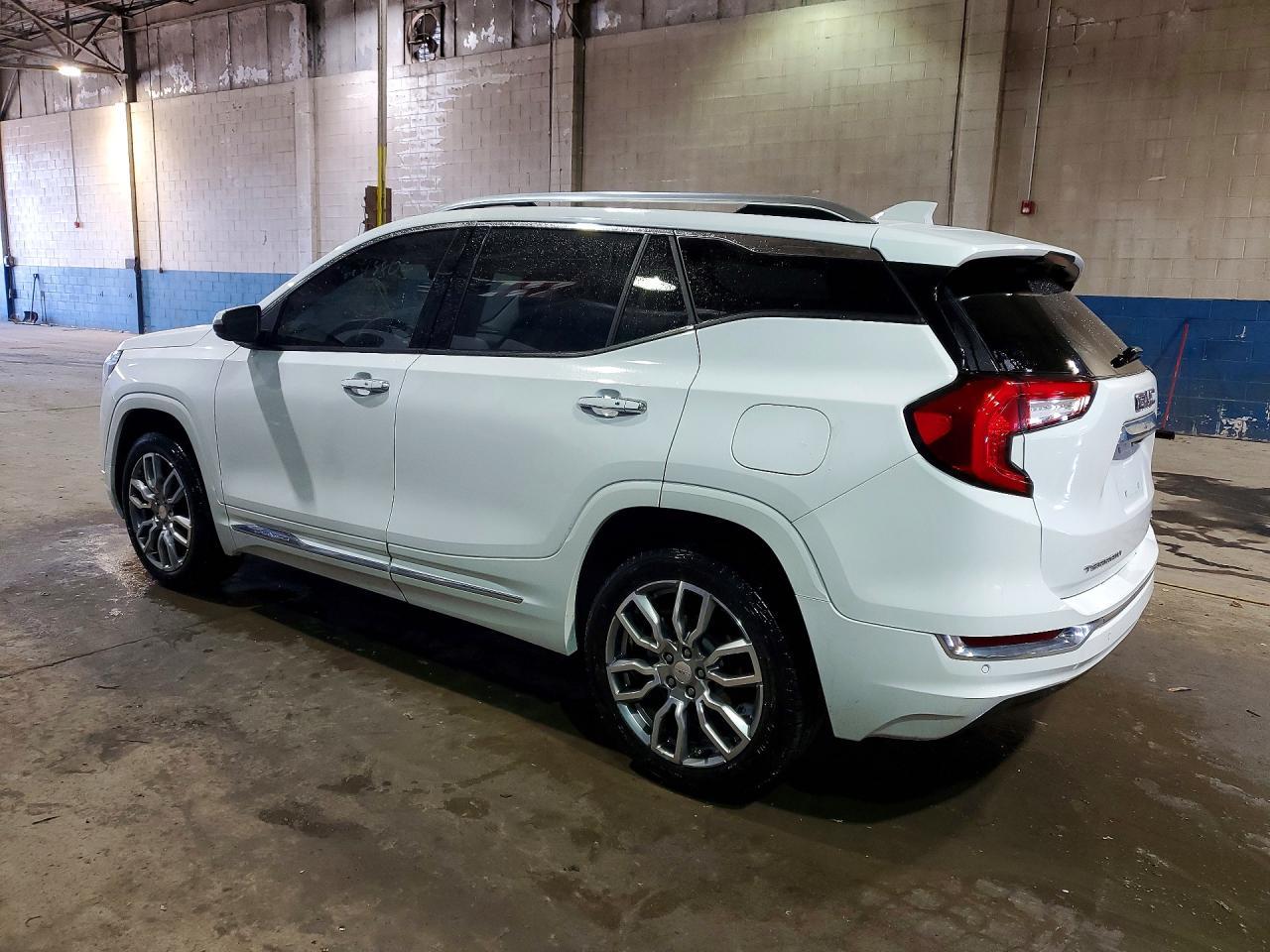 2023 GMC Terrain Denali - Фото 2