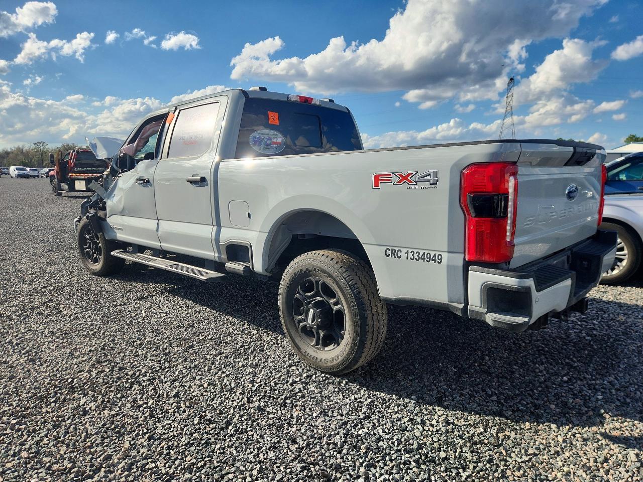 2025 Ford F350 - Фото 2