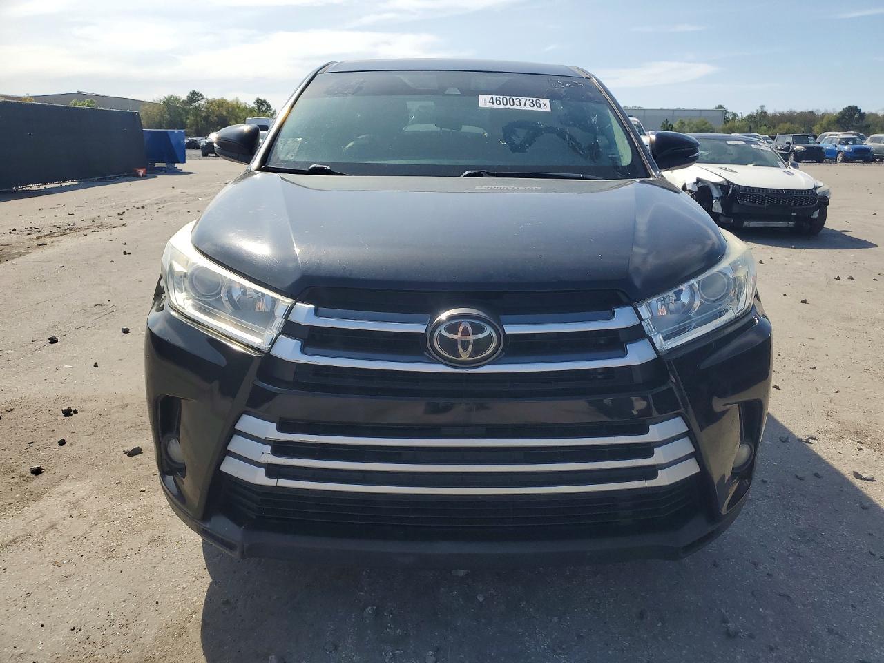 2019 Toyota Highlander Le Plus - Image 5