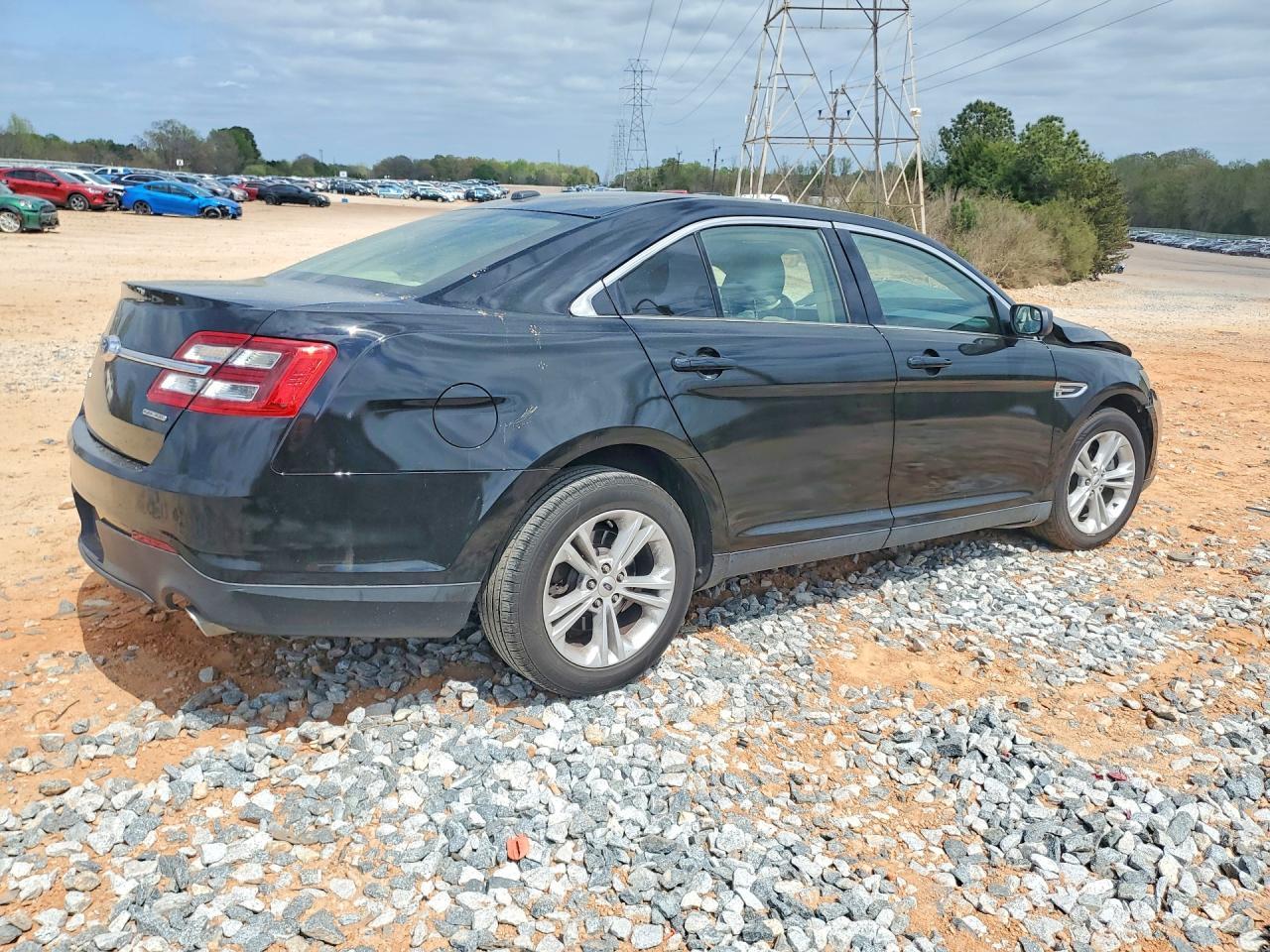 2018 Ford Taurus Se - Image 3