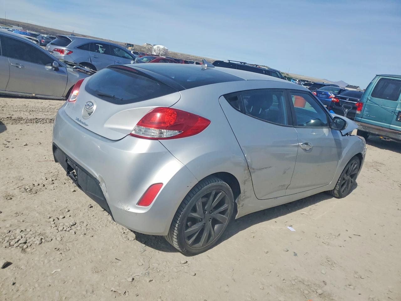 2017 Hyundai Veloster Base - Image 3
