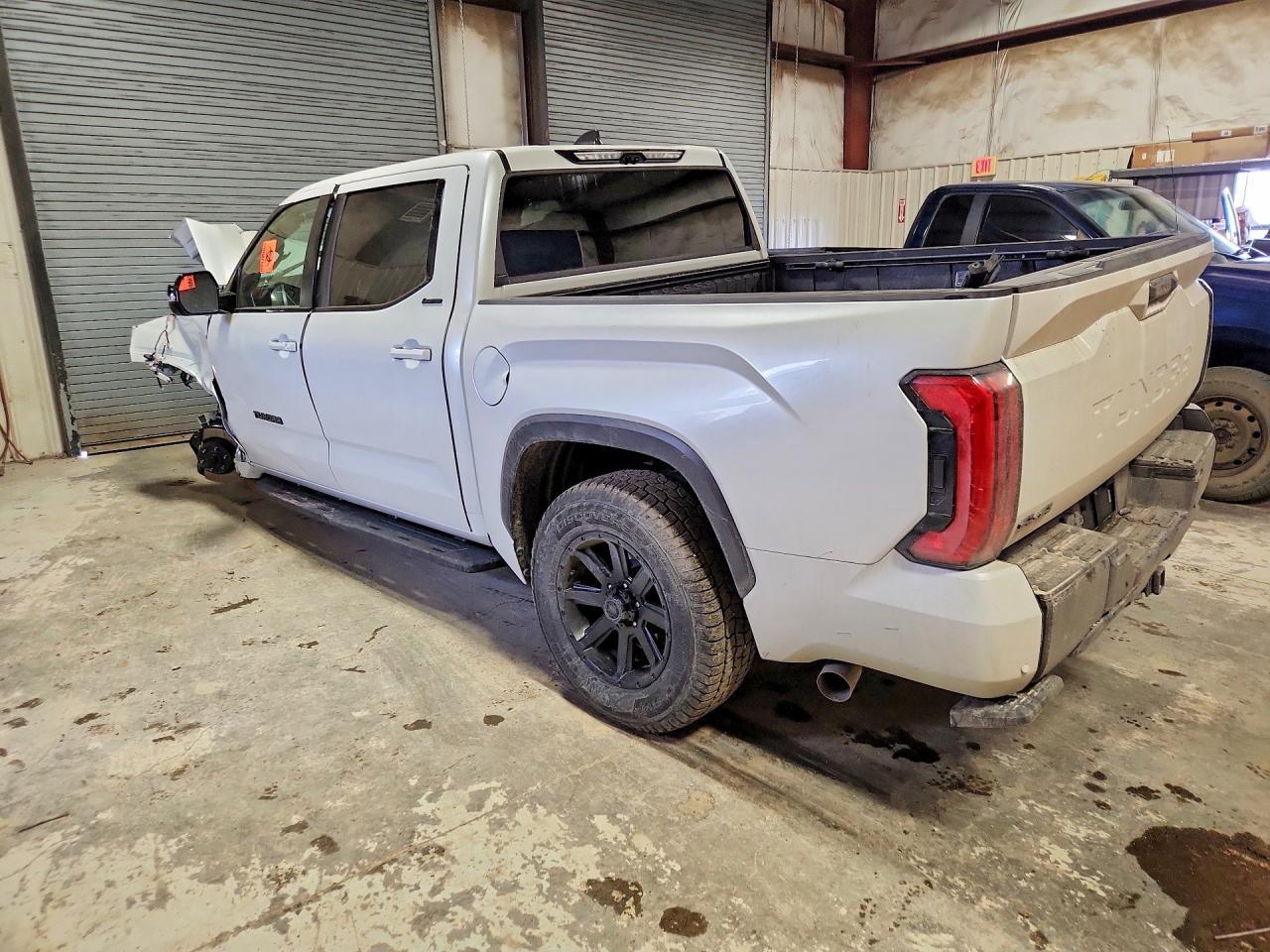 2026 Toyota Tundra Limited - Фото 2