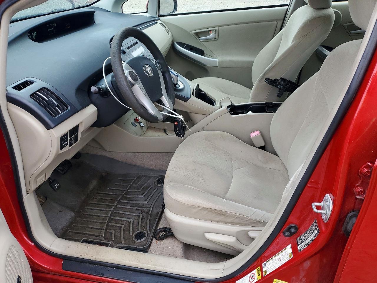 2011 Toyota Prius Three - Image 7