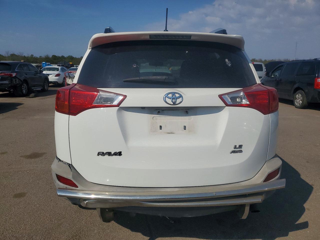 2015 Toyota Rav4 Le - Image 6