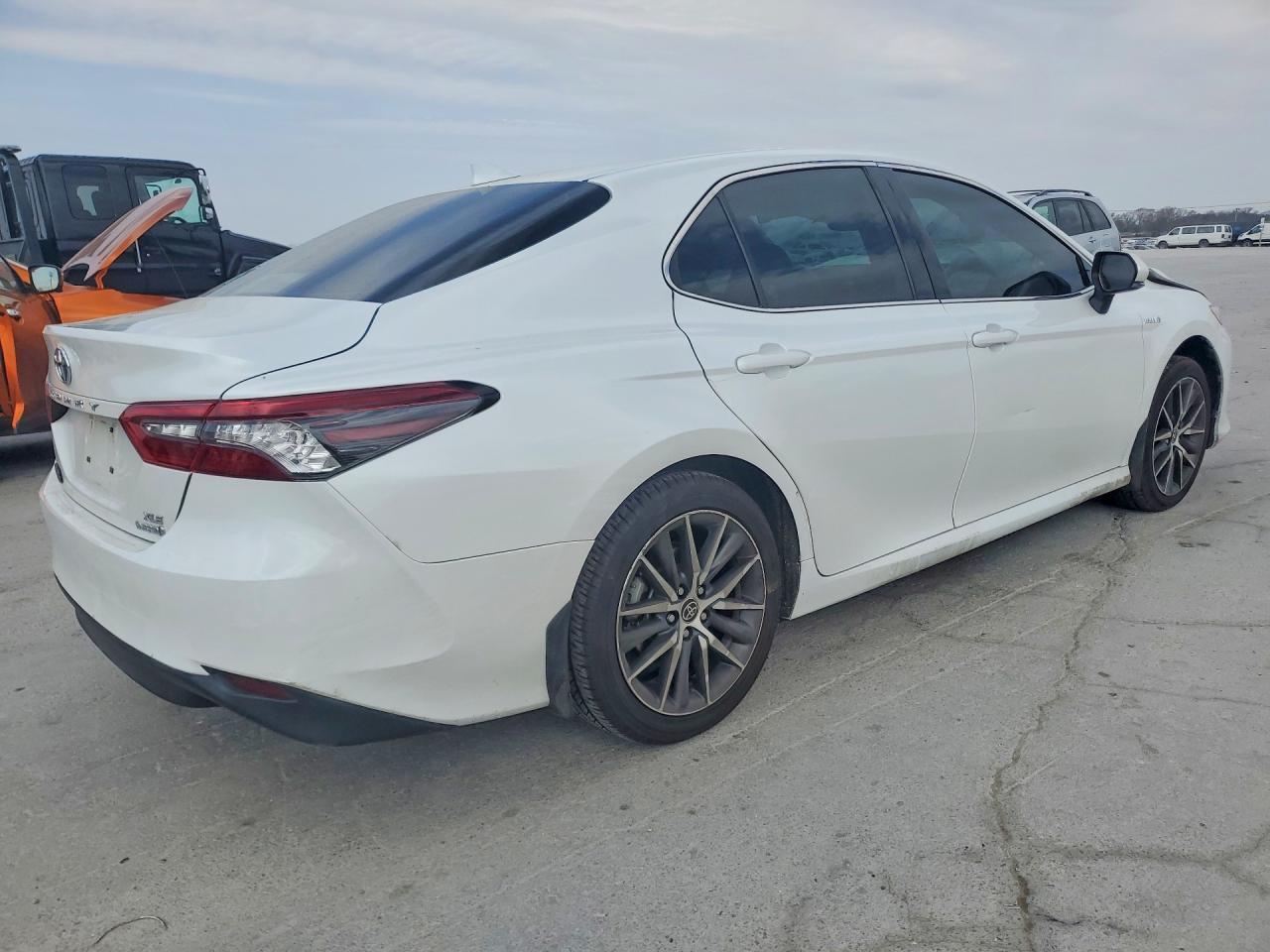 2021 Toyota Camry Hybrid Xle - Фото 3