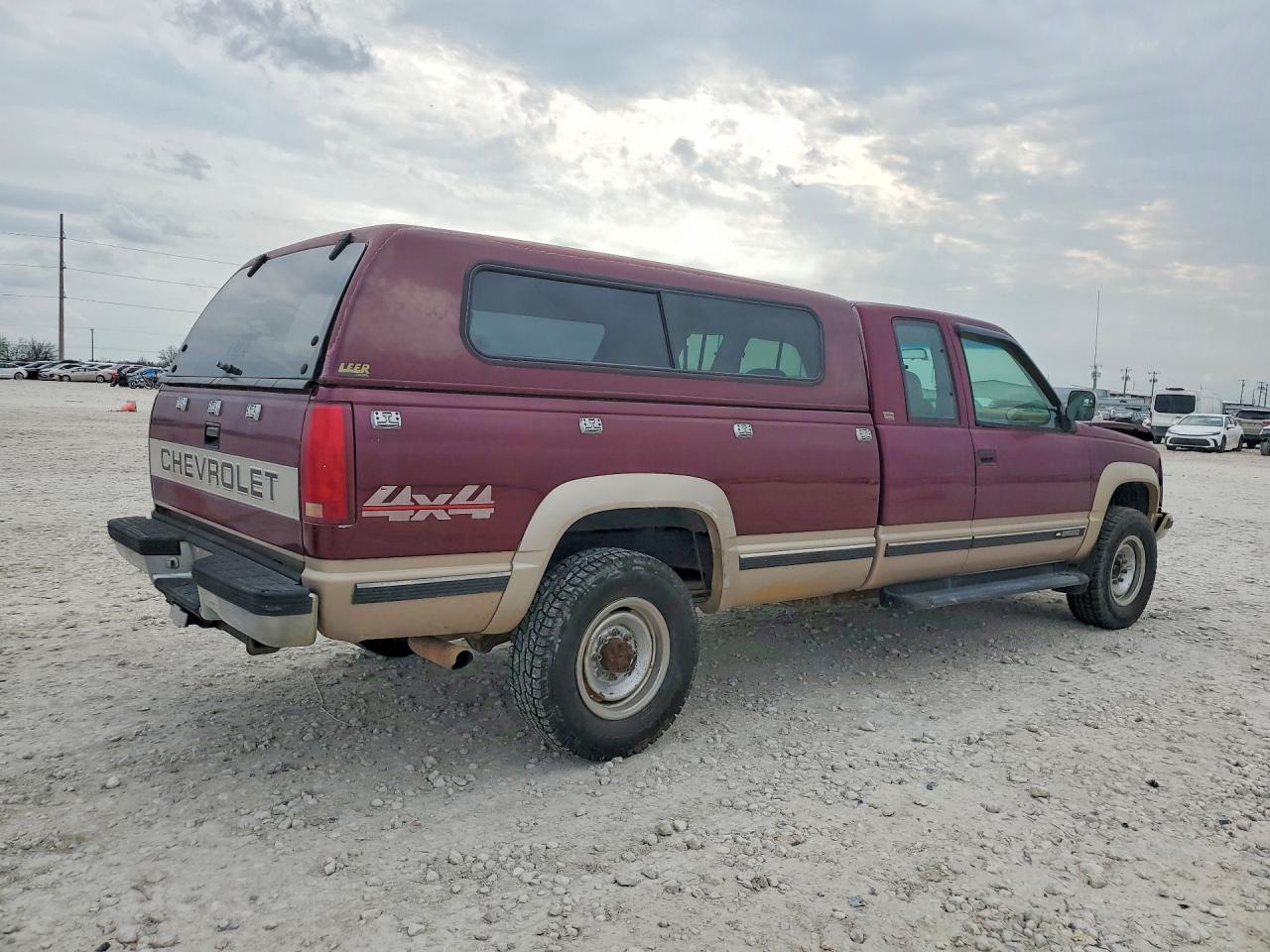 1993 Chevrolet Gmt-400 K2500 - Image 3
