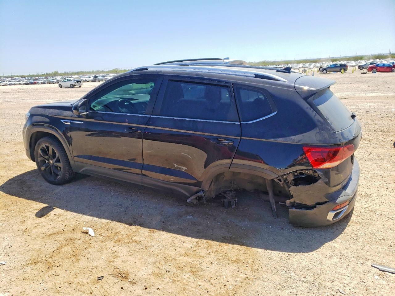 2022 Volkswagen Taos Sel - Фото 2