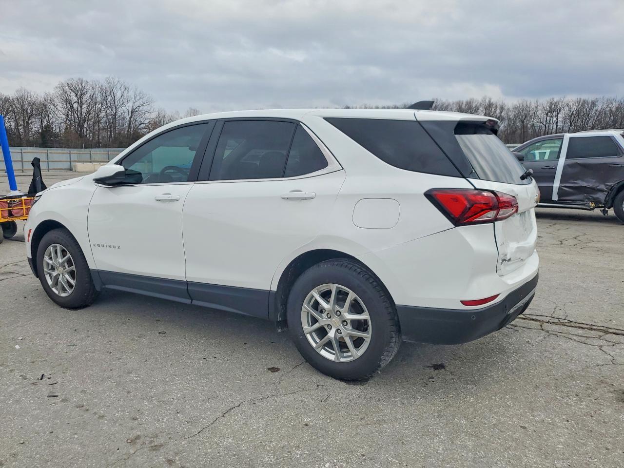 2022 Chevrolet Equinox Lt - Фото 2