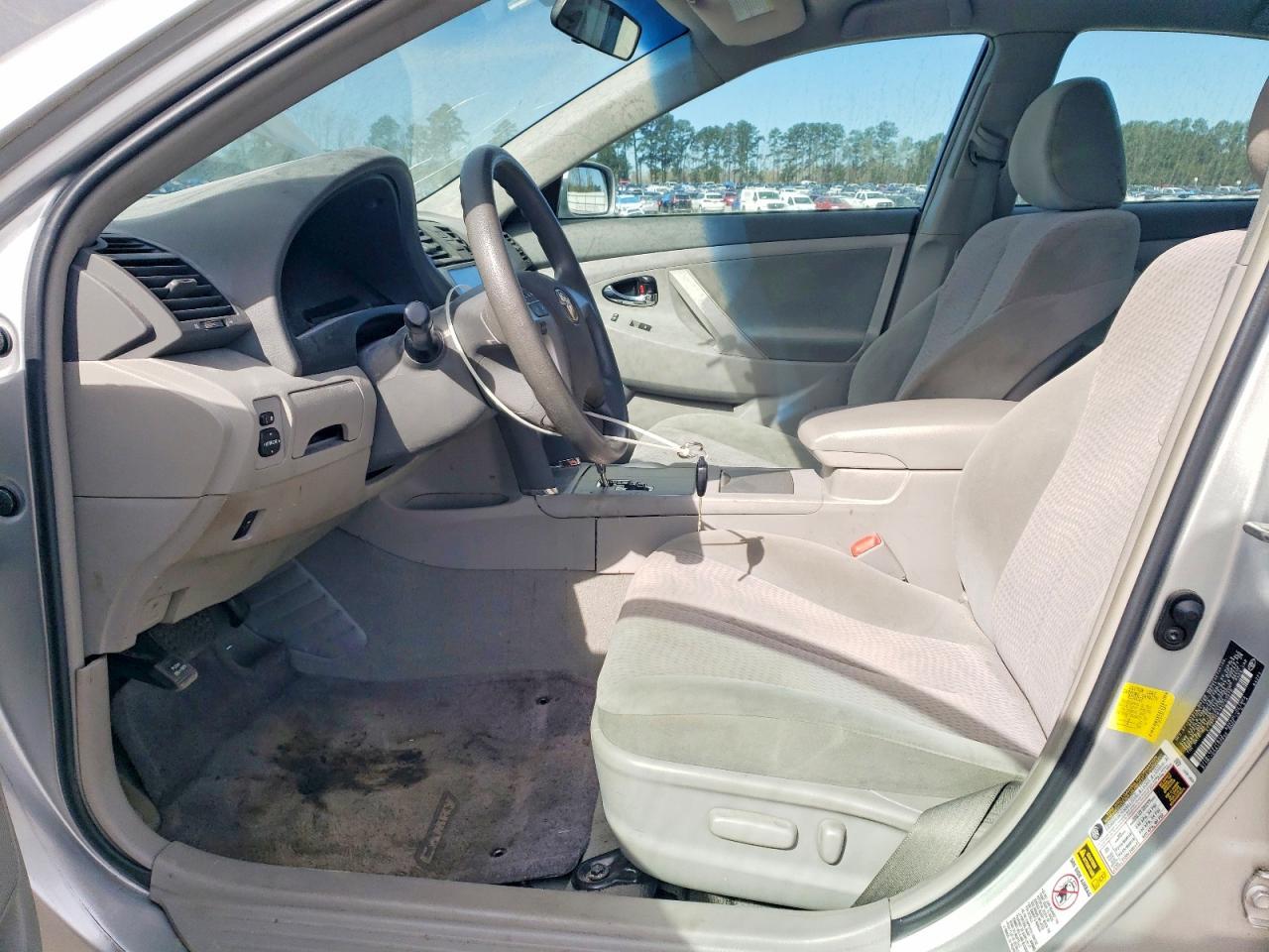 2011 Toyota Camry Le - Фото 7