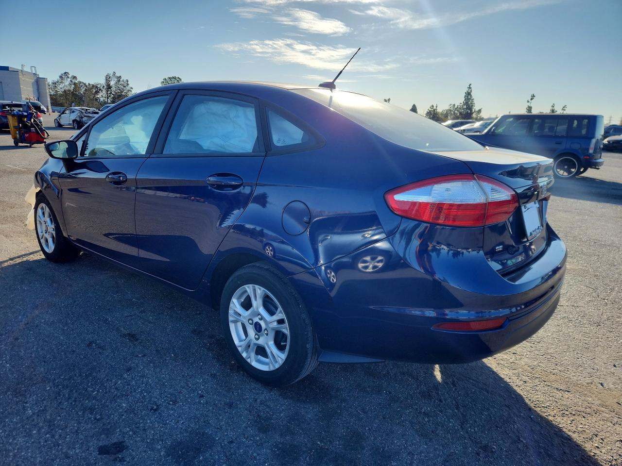 2016 Ford Fiesta Se - Image 2