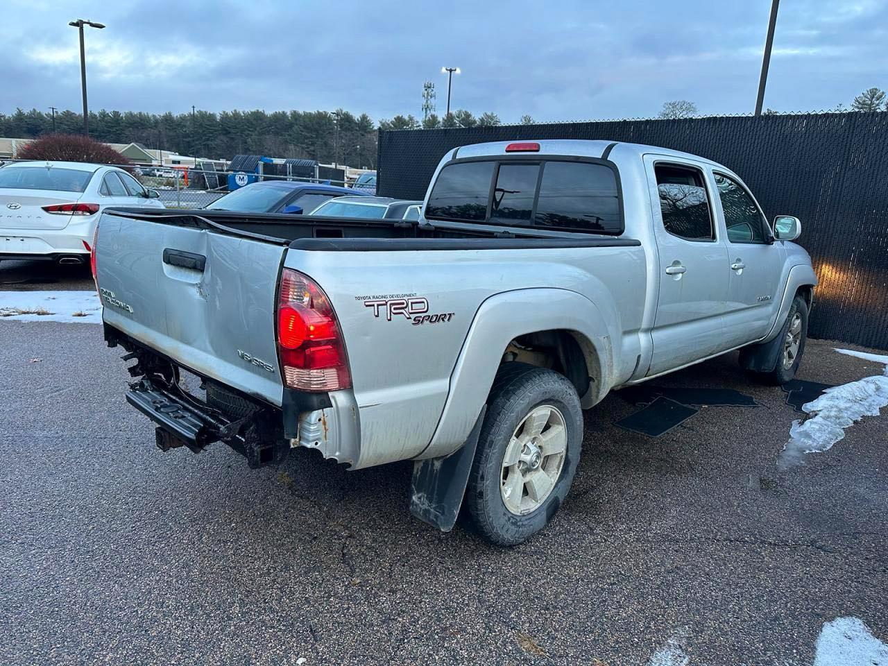 2006 Toyota Tacoma V6 - Image 4