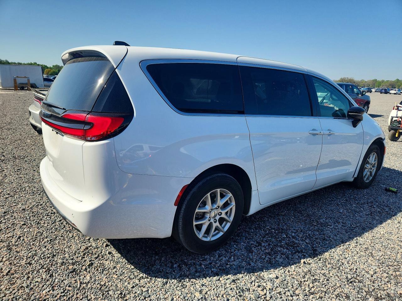 2024 Chrysler Pacifica Touring L - Фото 3