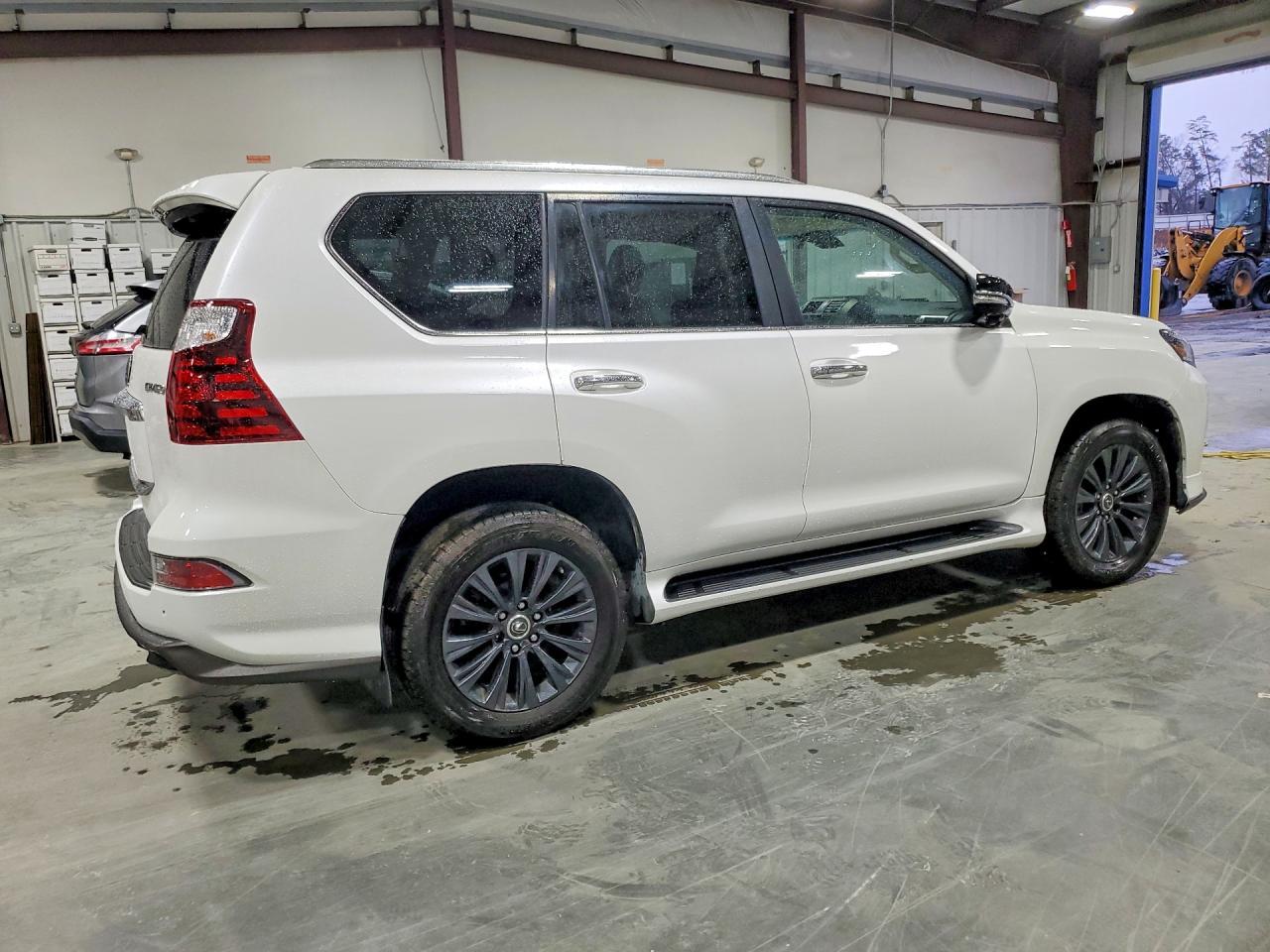 2021 Lexus Gx 460 Luxury - Image 3