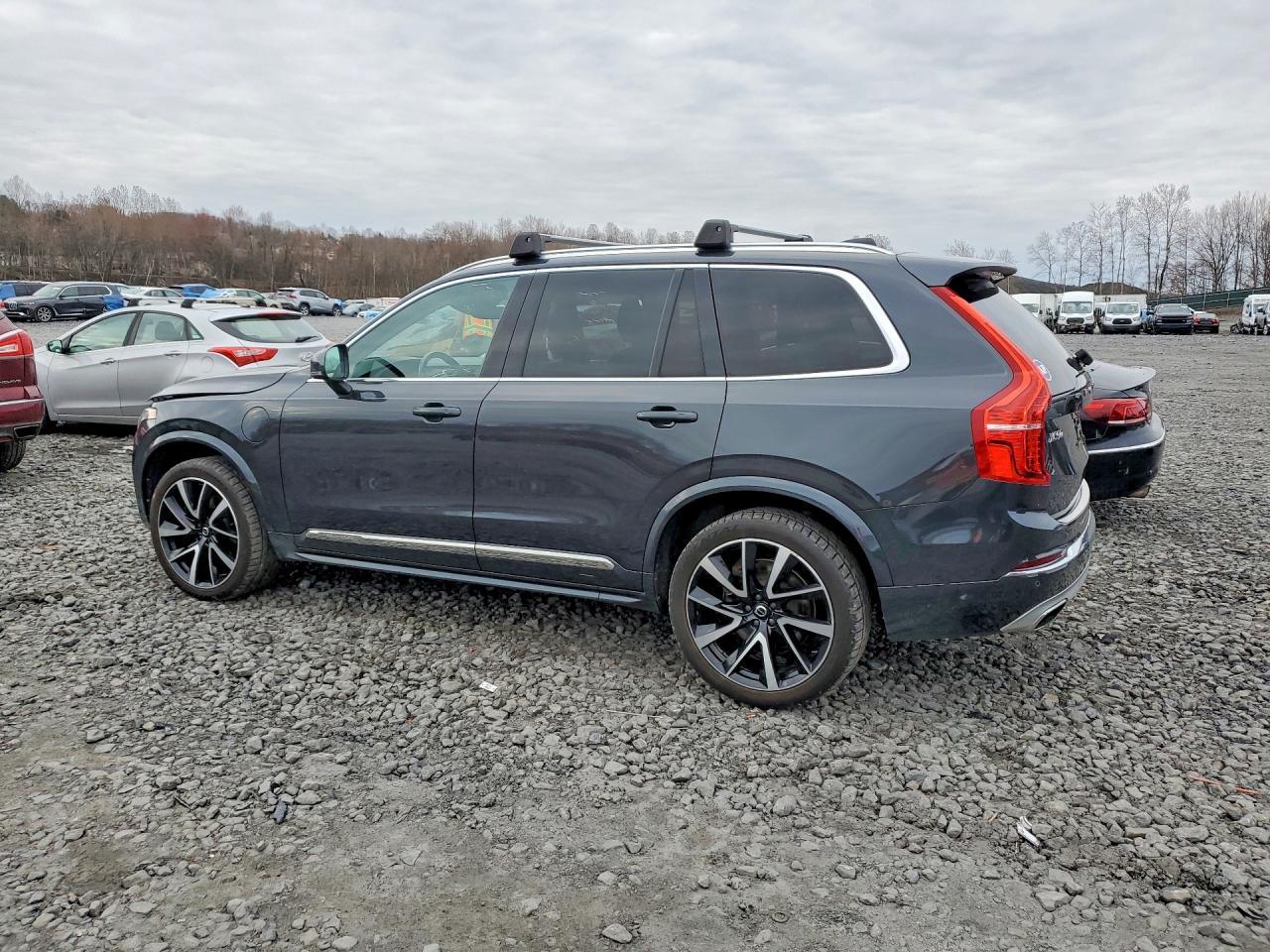 2021 Volvo Xc90 T8 Recharge Inscription Express - Image 2
