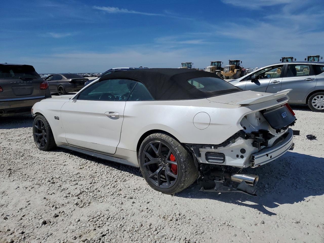 2017 Ford Mustang Gt - Фото 2