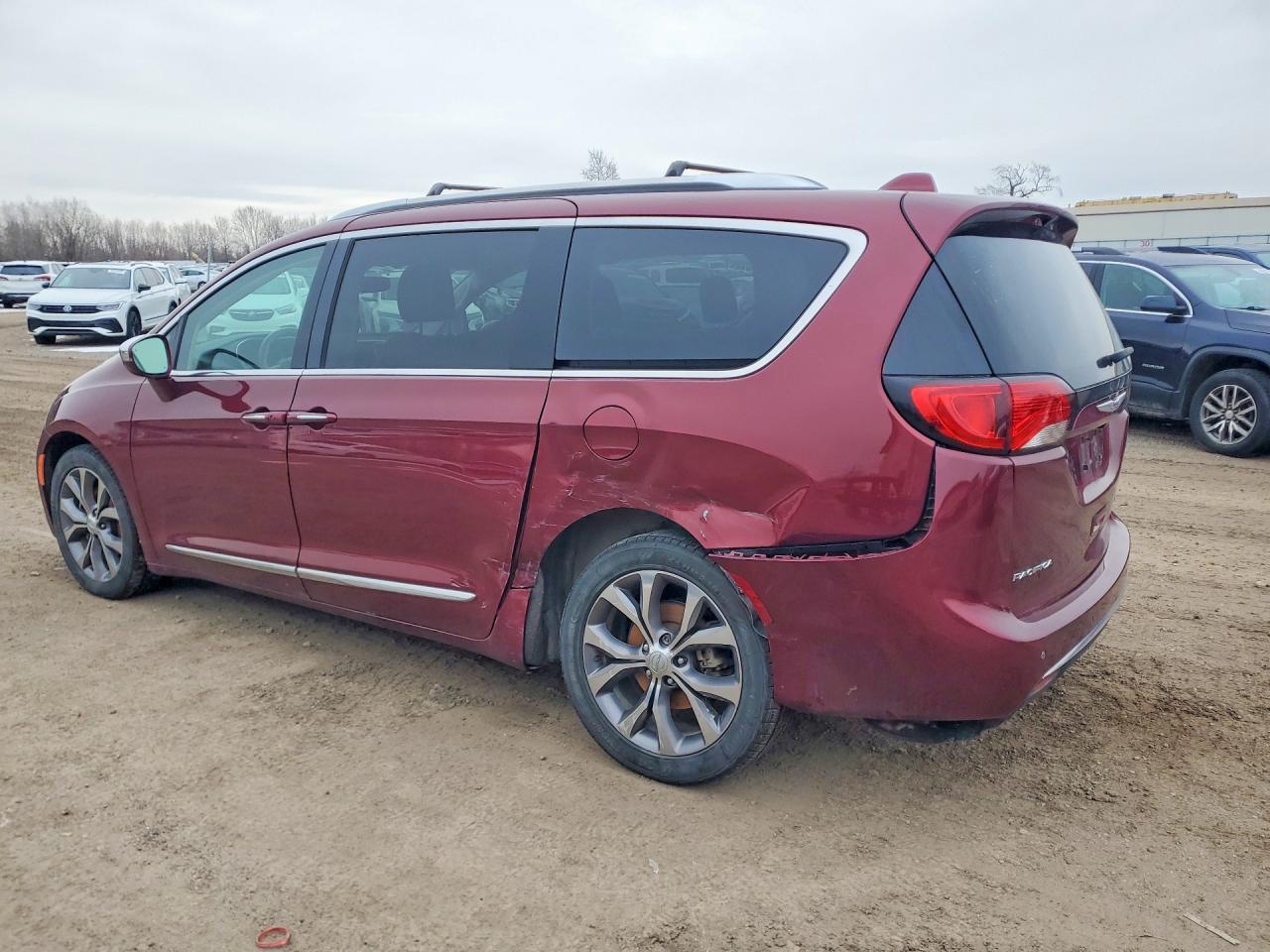 2020 Chrysler Pacifica Limited - Image 2