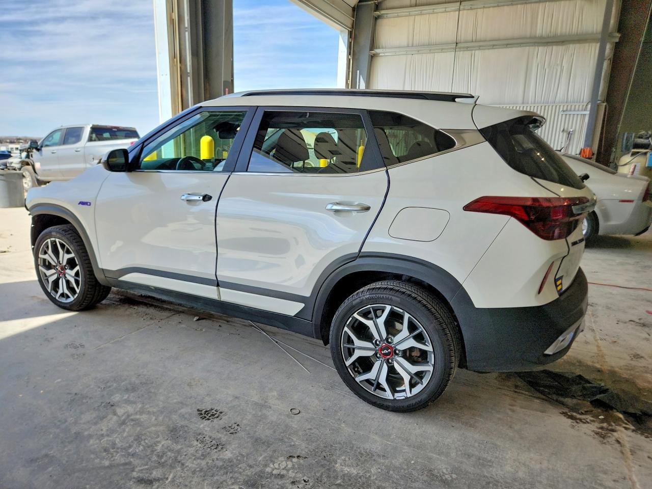 2023 Kia Seltos Sx - Image 2