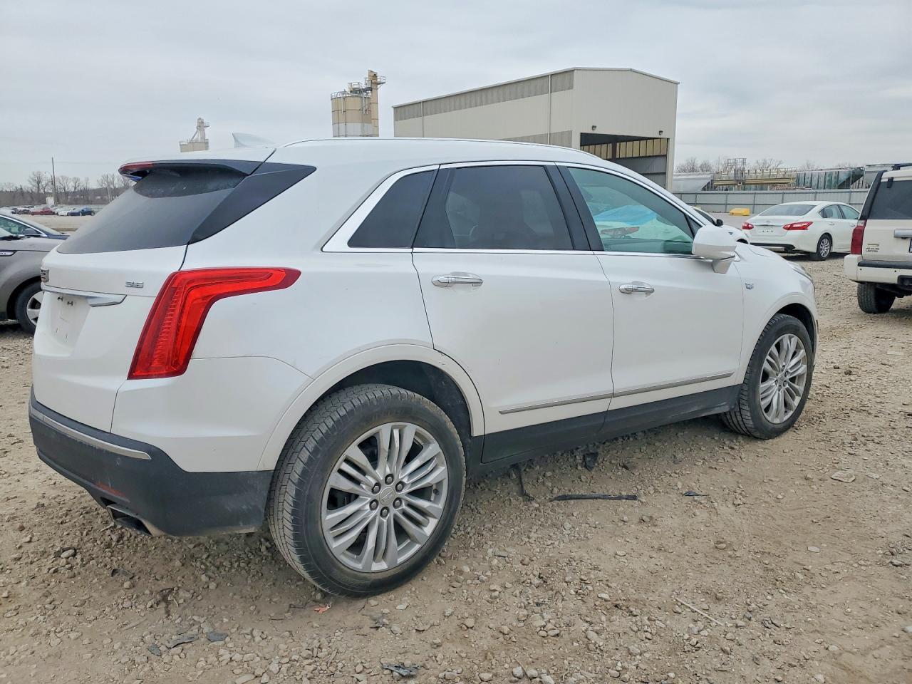 2017 Cadillac Xt5 Premium Luxury - Image 3