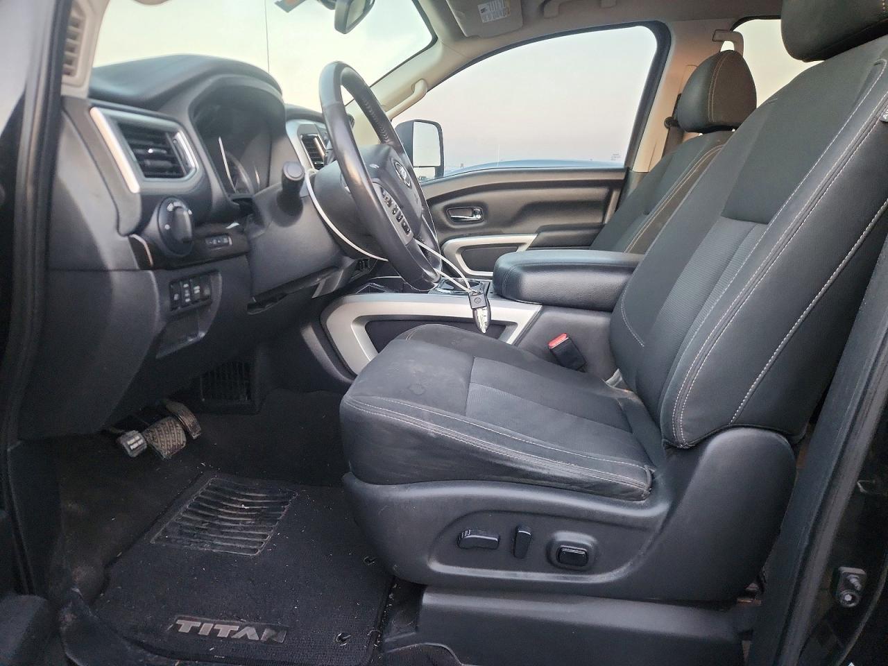 2017 Nissan Titan Sv - Image 7