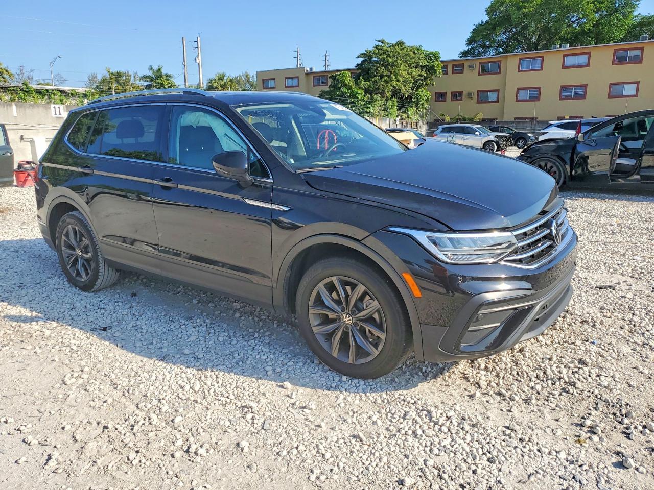 2023 Volkswagen Tiguan Se - Фото 4