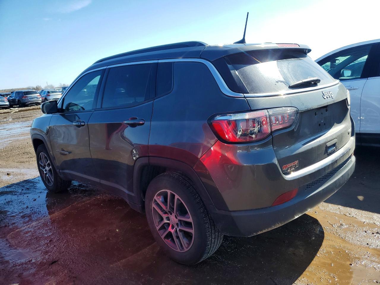 2017 Jeep Compass Latitude - Фото 2