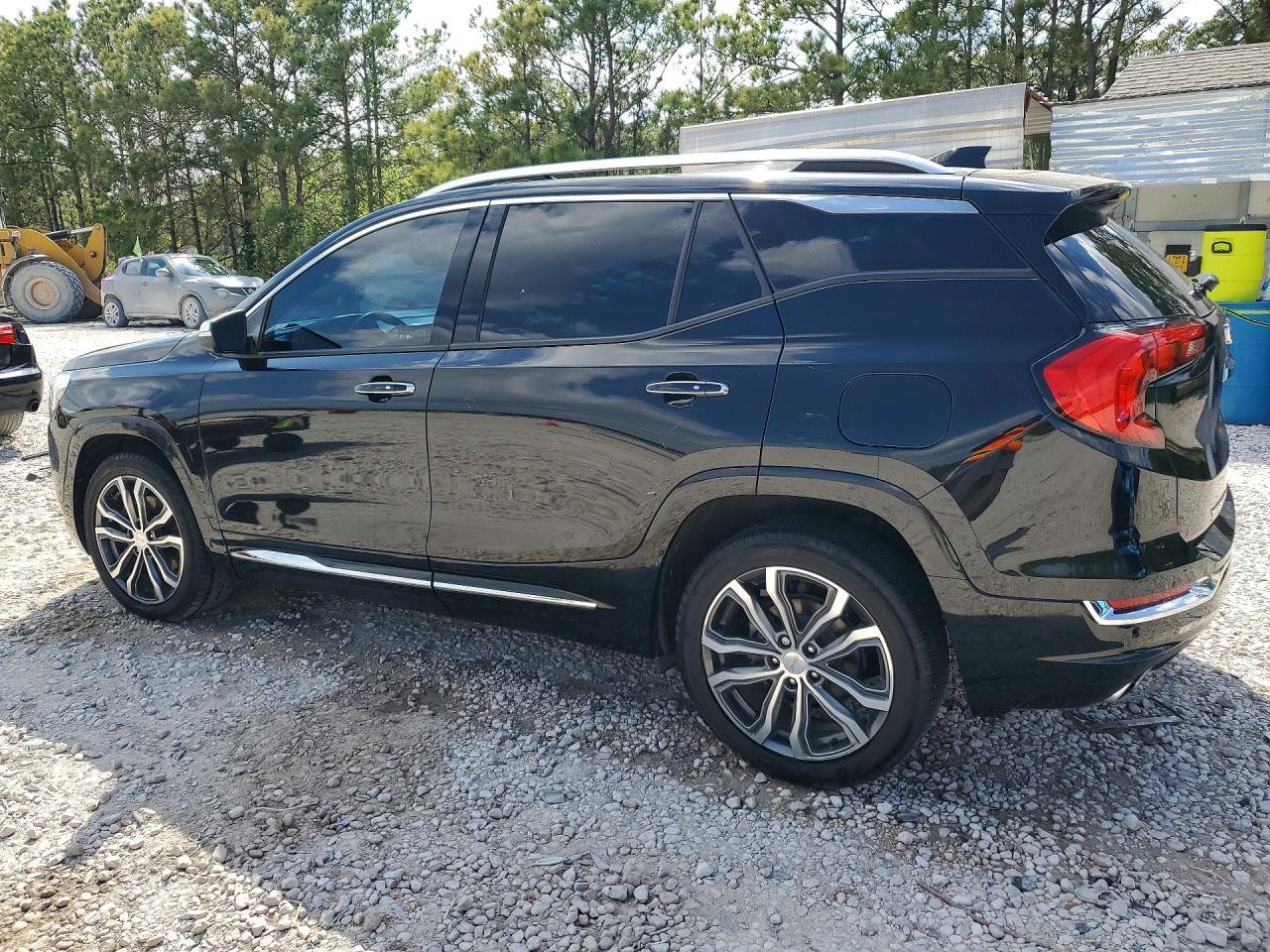 2018 GMC Terrain Denali - Image 2